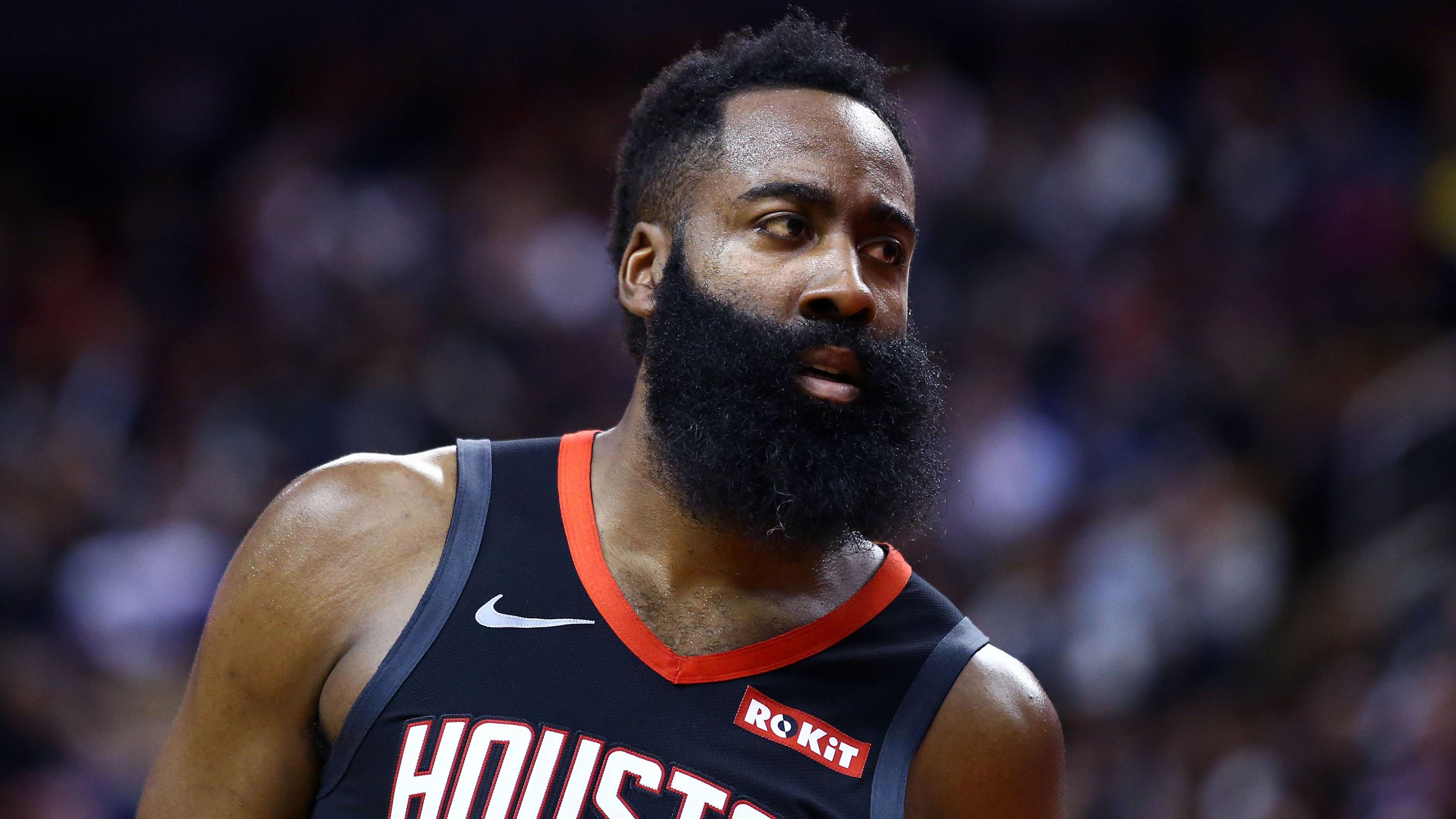 辽宁男篮王哲林末节关键表现出色（辽宁男篮王哲林末节关键时刻闪耀）