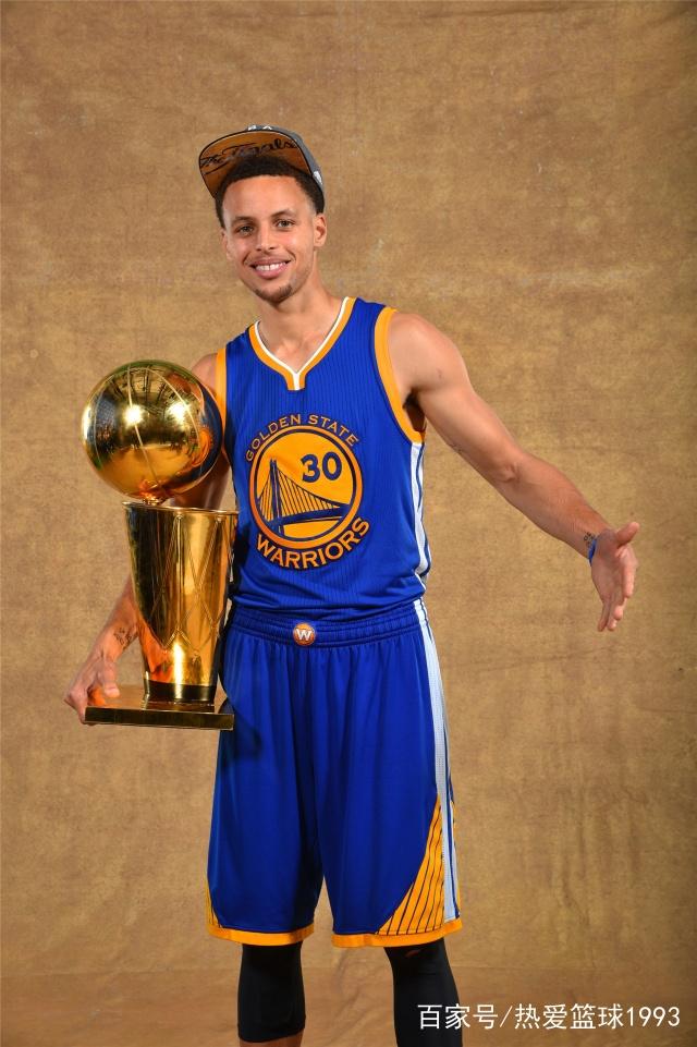 博努奇：我坚信加图索带领国家队走的是正确道路（博努奇坚信：加图索正引领国家队走在正确轨道上）