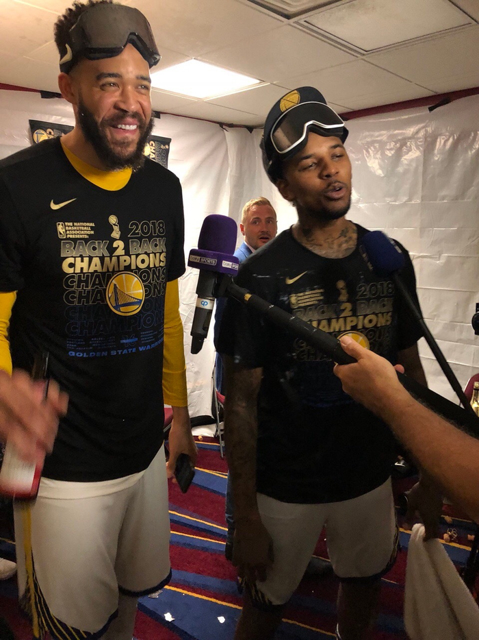 热那亚vs佛罗伦萨：洛伦佐-科隆博、厄斯蒂高首发，德赫亚、多多出战（热那亚战佛罗伦萨：洛伦佐-科隆博、厄斯蒂高先发，德赫亚与多多出场）