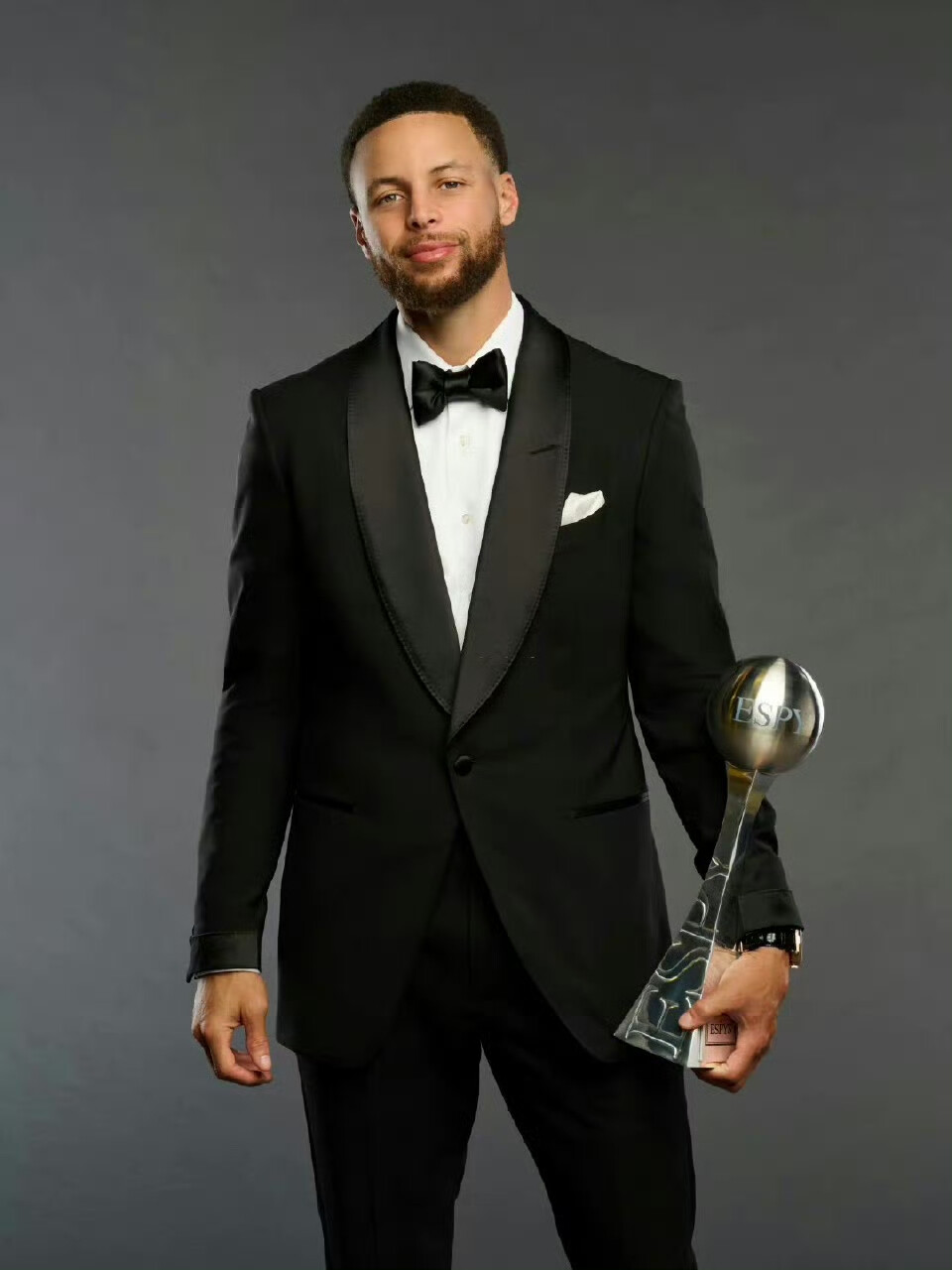 可圈可点！乔治三分7中4贡献赛季新高23分（乔治手感火热！三分7投4中砍下赛季新高23分）