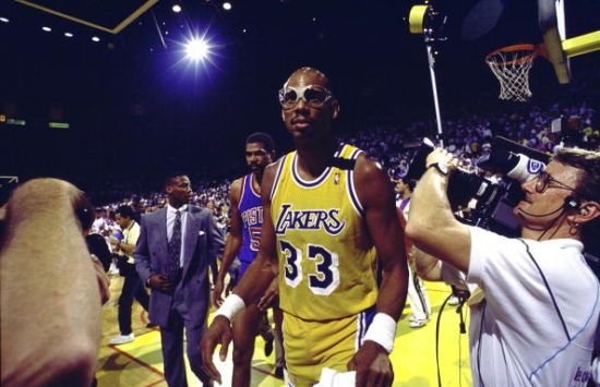 早报：年轻的老炮儿（早报：少壮老江湖）