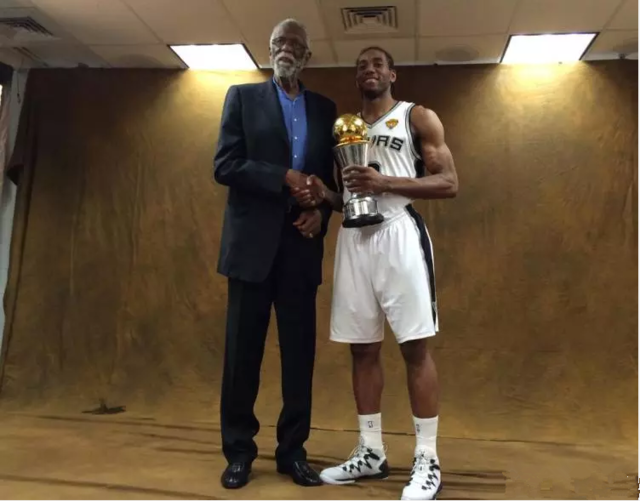 金州勇士巴特勒砍下24分10助攻，鹈鹕锡安25分，双方激烈对决。（勇士巴特勒24分10助攻，鹈鹕锡安25分，激战正酣）