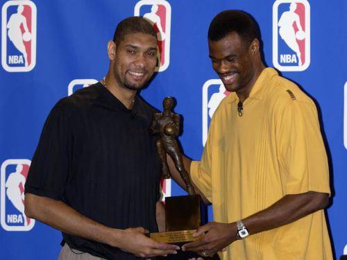 记者：本届世界杯将有半场球员和教练采访，赛前两天开发布会（记者透露：本届世界杯将引入半场球员、教练采访，赛前两日举行发布会）